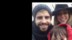 El pequeño de un año de edad incita a su madre a jugar aunque ella confesó que es malísima.