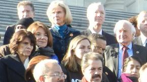 El legislador Rubén Hinojosa dijo que los republicanos en el congreso son el mayor obstáculo para una reforma migratoria integral.