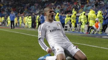 El delantero del Real Madrid, Álvaro Morata, celebra el quinto gol del equipo blanco