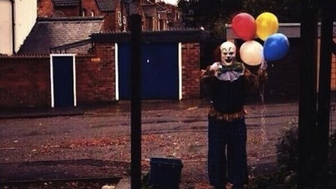 El payaso de Staten Island fue desenmascarado en el espacio radial Elvis Duran and the Morning Show.