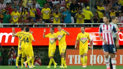 América derrotó 4-0 a las Chivas en el Clásico mexicano