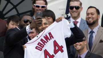 El jugador dominicano David "Big Papi" Ortiz aprovechó la ocasión para tomarse una “selfie” con el presidente estadounidense Barack Obama.