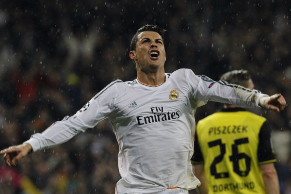 Cristiano Ronaldo celebra su gol, el tercero de la noche