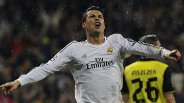 Cristiano Ronaldo celebra su gol, el tercero de la noche