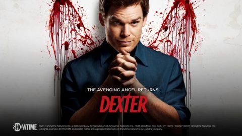 En “Dexter” el personaje ha logrado matar decenas de personas sin que nadie lo haya notado y sin correr el riesgo de ser detenido.