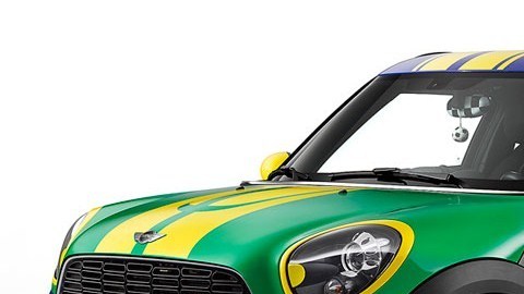 Además, este auto ataja penales.