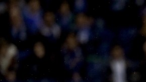 El  colombiano del Oporto, Jackson Martínez, remata a a gol durante   el partido de ida contra Sevilla.