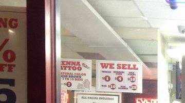 Son prohibidas las fotos y las preguntas en los salones de depilación conducidos por mujeres del sudeste asiático