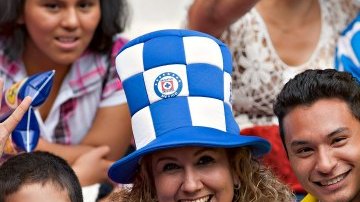 Ambiente familiar se vive en el estadio Azteca