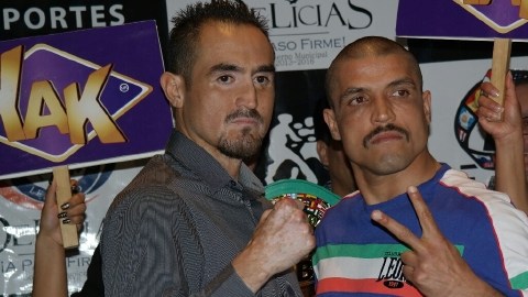 El mexicano Marco Antonio Rubio (izq) y el italiano Domenico Spada pronosticaron ganar por nocaut.