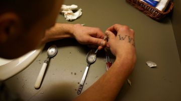 Según datos oficiales, las sobredosis por distintos opiáceos causaron la muerte a más de 2,000 neoyorquinos en 2011.
