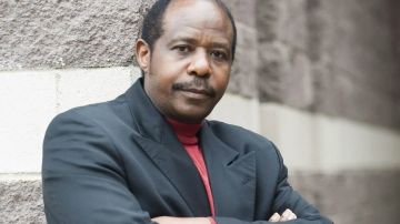 Paul Rusesabagina se hizo famoso por salvar a más de 1,200 personas durante el genocidio ruandés, e inspiró el filme "Hotel Ruanda" (2004).