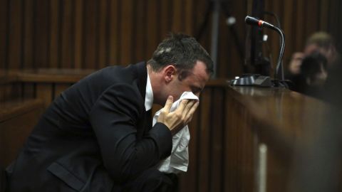 Pistorius enfrenta el cargo de homicidio.