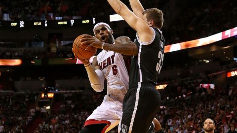 Gran partido en el American Airlines Arena.