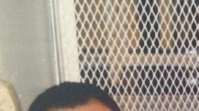 El condenado Ramiro Hernández (izq.) con su hermano Jorge, en la cárcel, en una foto del  archivo  familiar.