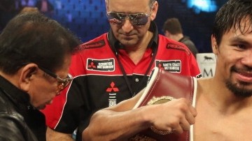 Manny Pacquiao celebra su triunfo ante Timothy Bradley en MGM Grand Garden Arena, en Las Vegas.