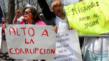 Durante la visita del presidente ecuatoriano Rafael Correa a Nueva York, decenas de sus compatriotas expresaron ayer su rechazo a la política de su gobierno.