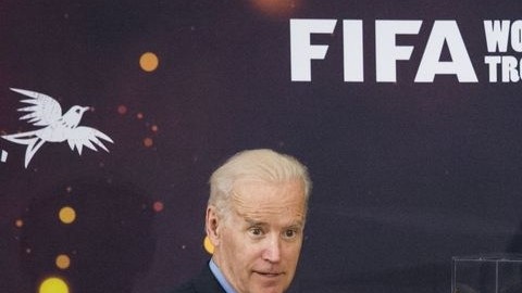 El vicepresidente Biden (izq.) encabezará la delegación presidencial que representará a EEUU en la apertura de los juegos en Brasil el próximo 12 de junio.