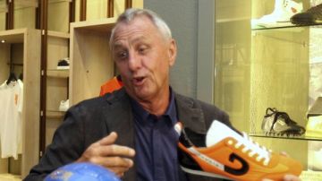 Johan Cruyff advierte que el Barcelona atraviesa por un problema estructural