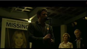 Ben Affleck interpreta a Nick Dunne, un hombre que busca a su esposa desaparecida.