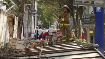 Derrumbe en una casa en la colonia Juárez después de que un movimiento sísmico se sintió en Ciudad de México.