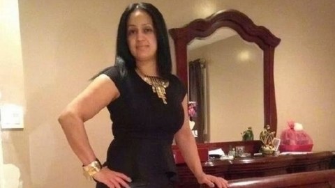 La agente Rosa Rodríguez posa en una fotografía en su página de Facebook.