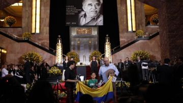 Rinden homenaje a García Márquez en el Palacio de Bellas Artes.
