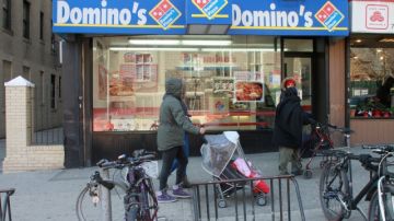 Un restaurante de comida rápida Domino's Pizza localizado en  736 West 181st. St. en Manhattan, Nueva York.