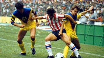 El equipo más productivo en la historia del futbol mexicano, América, fue derrotado en semifinales en la temporada 1982-1983 por su acérrimo rival, Las Chivas Rayadas de Guadalajara.