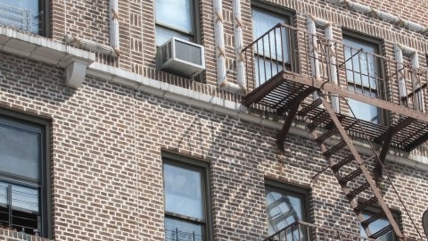 El  problema en la creación de vivienda asequible, durante la última década, es que los subsidios se han concedido a urbanistas que sólo debían construir un 20% de unidades.