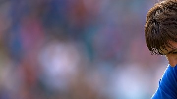 Mauro Formica  celebra su anotación sobre los Pumas en el Estadio Azul.