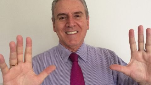 Carlos Albert, columnista mexicano
