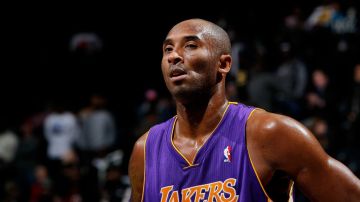 La estrella de los Lakers de Los Angeles se unió a los jugadores que piden la cabeza del dueño de los Clippers.