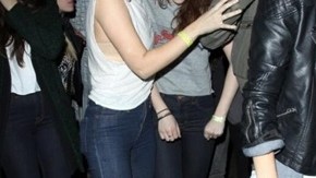 Alice Carlige es una de las mejores amigas de Kristen.