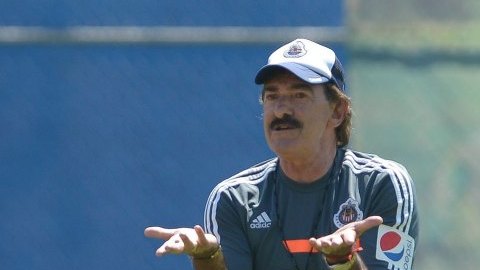 A Ricardo la Volpe se le acusa por supuesto caso de acoso contra la podóloga de Chivas