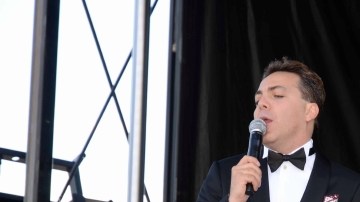 Cristian Castro interpretó algunas canciones de José José.