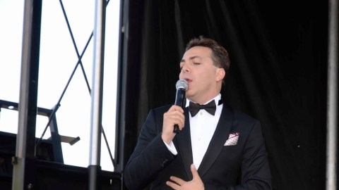 Cristian Castro interpretó algunas canciones de José José.