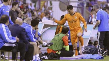Cristiano Ronaldo se retira lesionado durante el partido ante Valladolid de la jornada 35 de la Liga Española en el Estadio José Zorrilla.