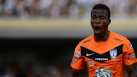 El ecuatoriano Enner Valencia, campeón goleador con Tuzos en el Clausura 2014, es arma letal de la  que Santos tendrá que cuidarse hoy.