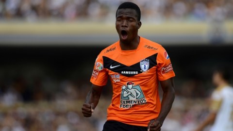 El ecuatoriano Enner Valencia, campeón goleador con Tuzos en el Clausura 2014, es arma letal de la que Santos tendrá que cuidarse hoy.