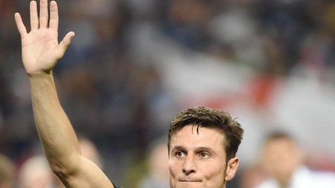 Javier Zanetti se despidió ayer de los seguidores  del Inter.