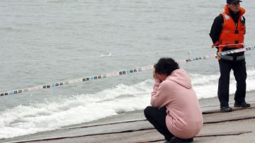 La marea alta ha impedido el rescate de los cadáveres que están en el buque Sewol.