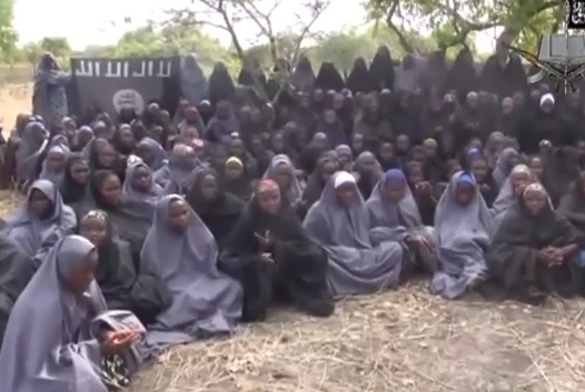 Terroristas muestran video de niñas secuestradas en Nigeria