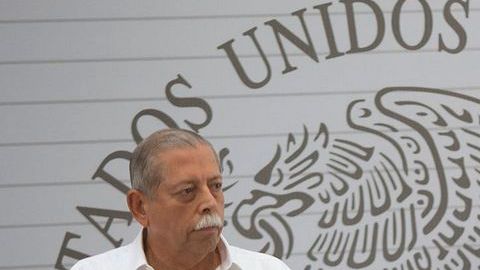 Miguel Angel Osorio Chong, ministro del Interior, anunció el reforzamiento militar en el estado.