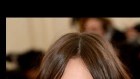 Curiosamente, Chung tiene una conexión con Paltrow: ven al mismo estilista en Londres.