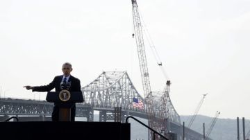 Barack Obama pronuncia un discurso sobre la infraestructura de EEUU, en el Club Irving Boat, en Tarrytown, Nueva York.