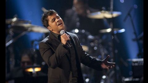 Casi la mitad de su vida el cantante boricua la ha dedicado a la música.