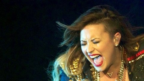 Demi aceleró el latido de los más de 12 mil fans que disfrutaron del show de The Neon Lights Tour.