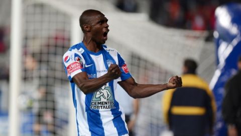 Enner Valencia es el campeón goleador del Clausura 2014 y confía en anotarle mañana a los Esmeraldas en el juego de vuelta.