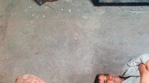 El fémur de un dinosaurio herbívoro de la familia de los saurópodos vivió hace unos 100 millones de años.